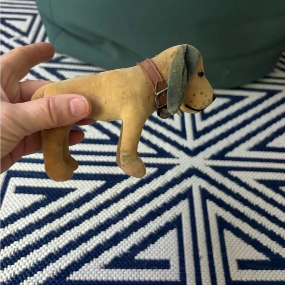 Vintage Modern Toy Plush Tan Dog Toy complete with collar, bell and fob label - Picture 6 of 8